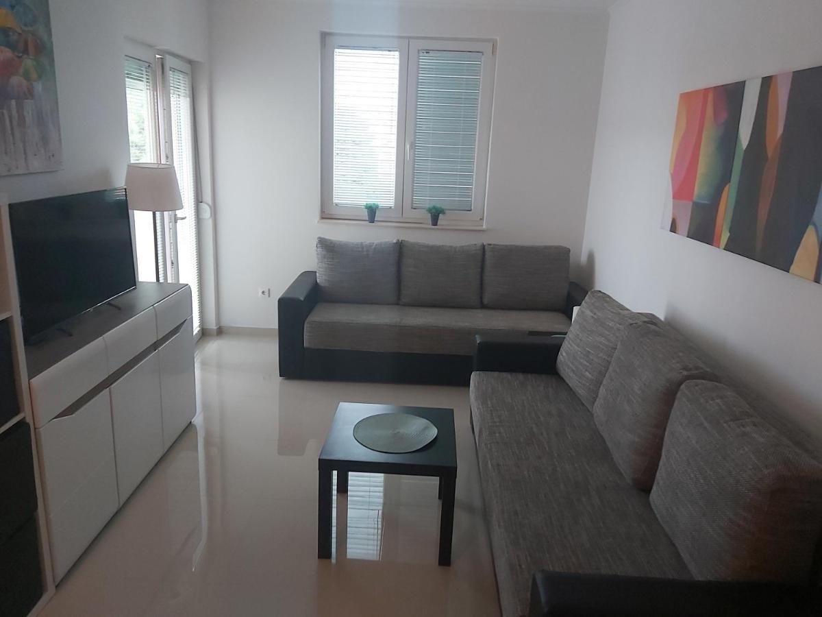 Apartment Adrijana Новалья Экстерьер фото